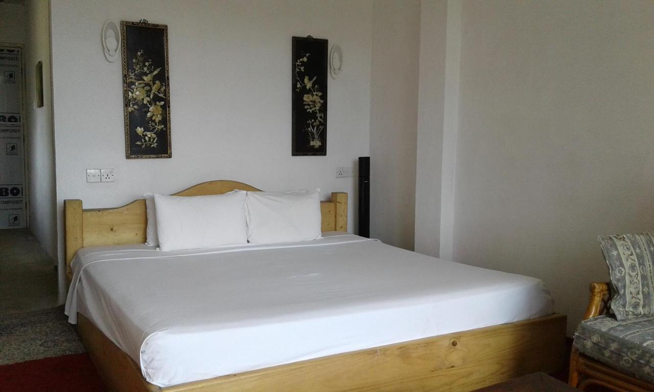 Woods Hut Homestay Nuwara Eliya