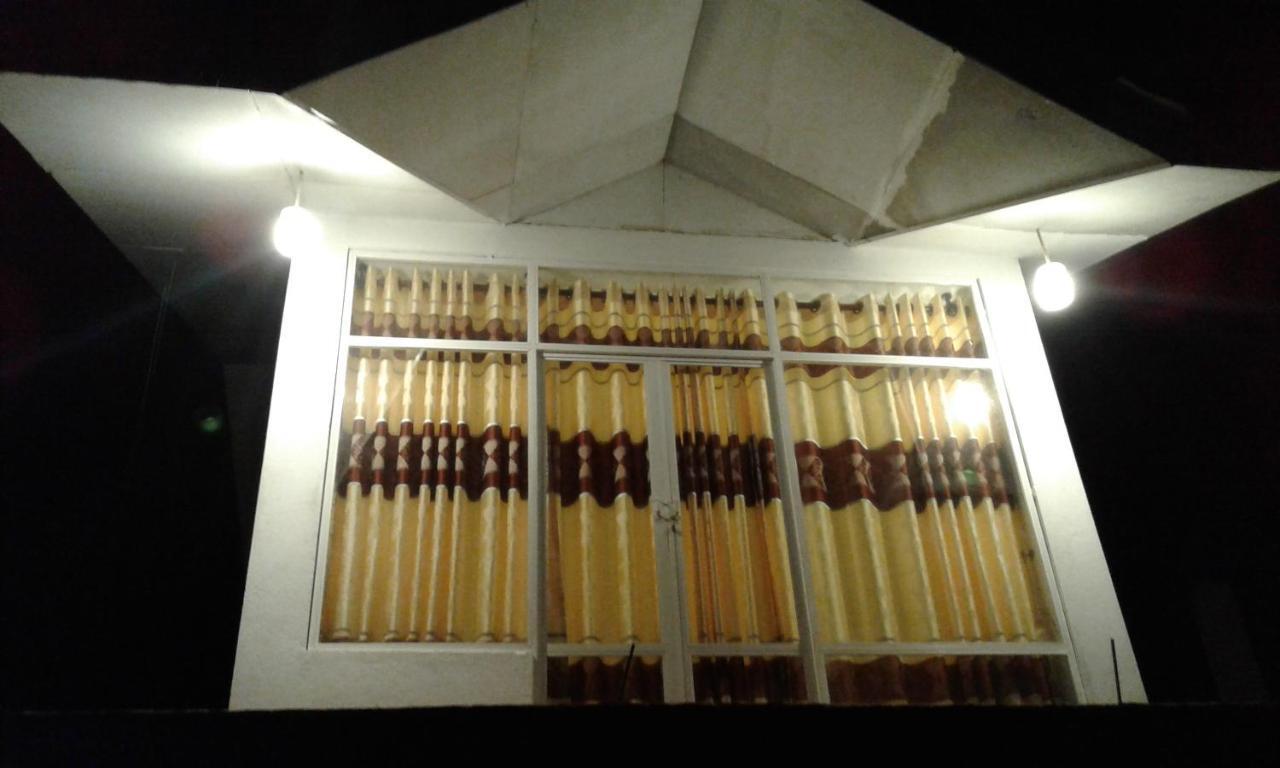 Homestay Woods Hut *